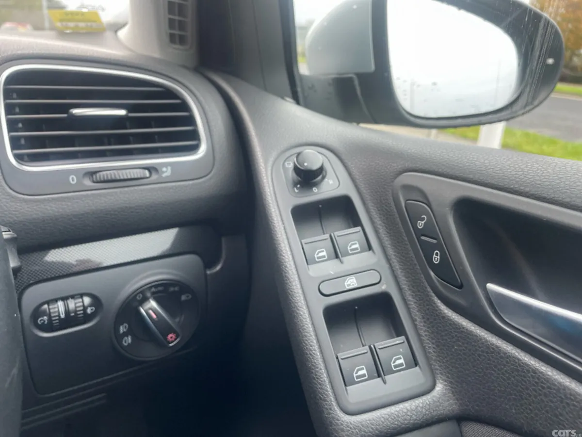 Volkswagen Golf Hatchback, Petrol, 2011, Silver