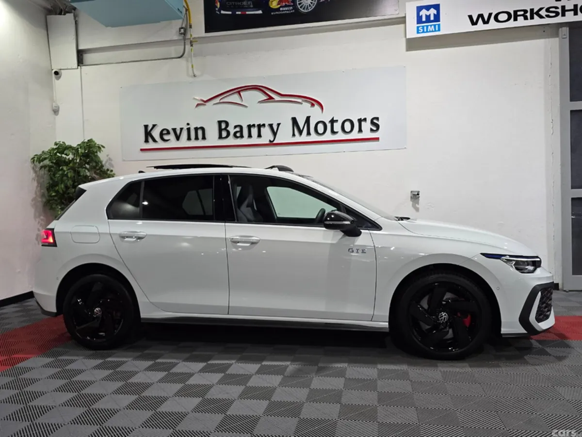 Volkswagen Golf Hatchback, Petrol Plug-in Hybrid, 2025, White