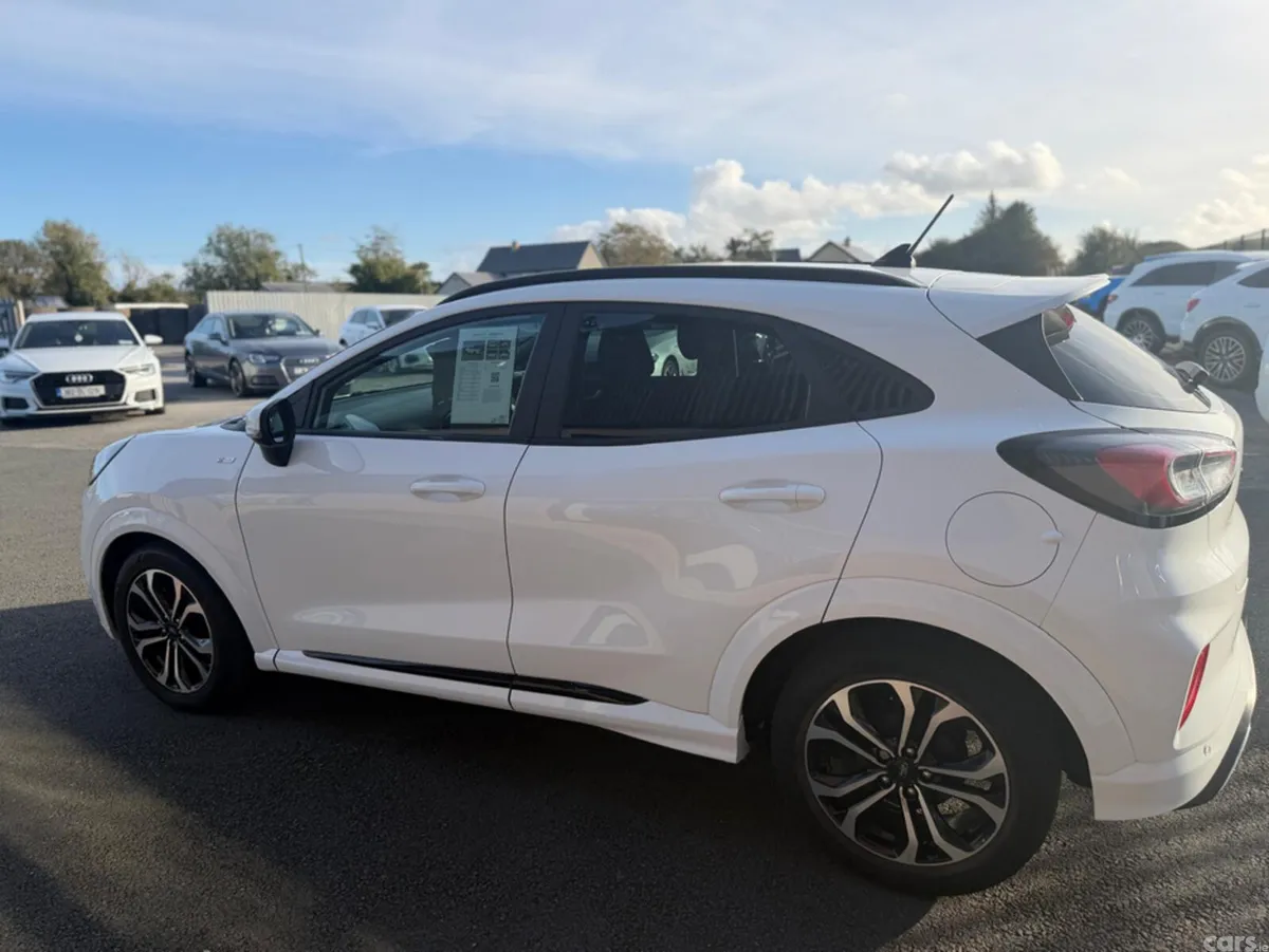 Ford Puma SUV, Petrol Hybrid, 2021, White