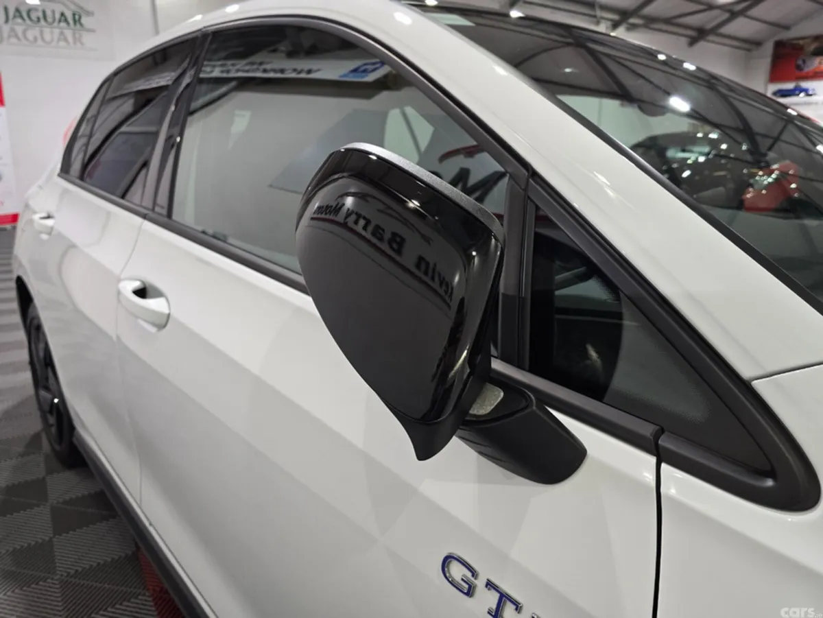 Volkswagen Golf Hatchback, Petrol Plug-in Hybrid, 2025, White