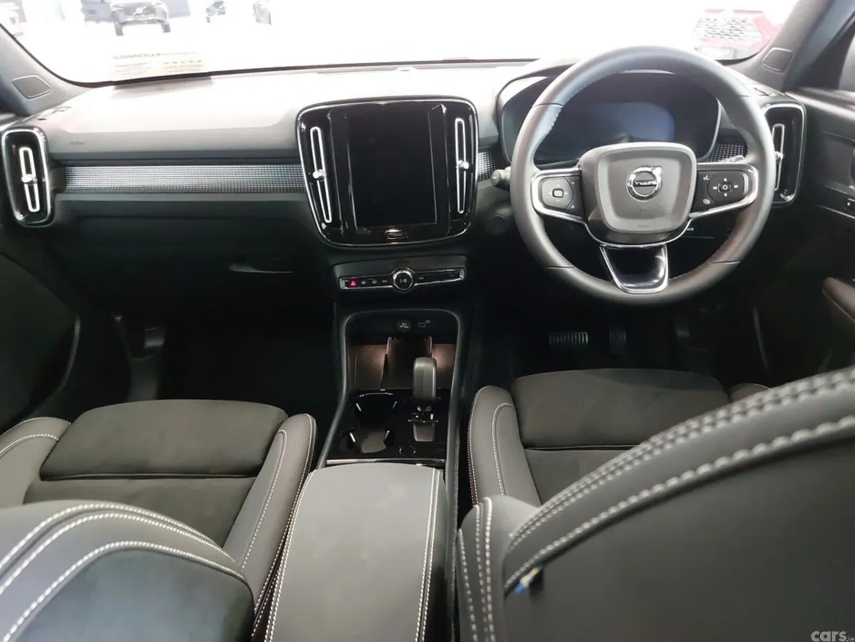 Volvo EX40 SUV, Electric, 2026, Silver
