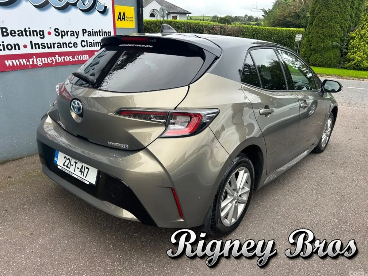 Toyota Corolla Hatchback, Petrol Hybrid, 2022, Green