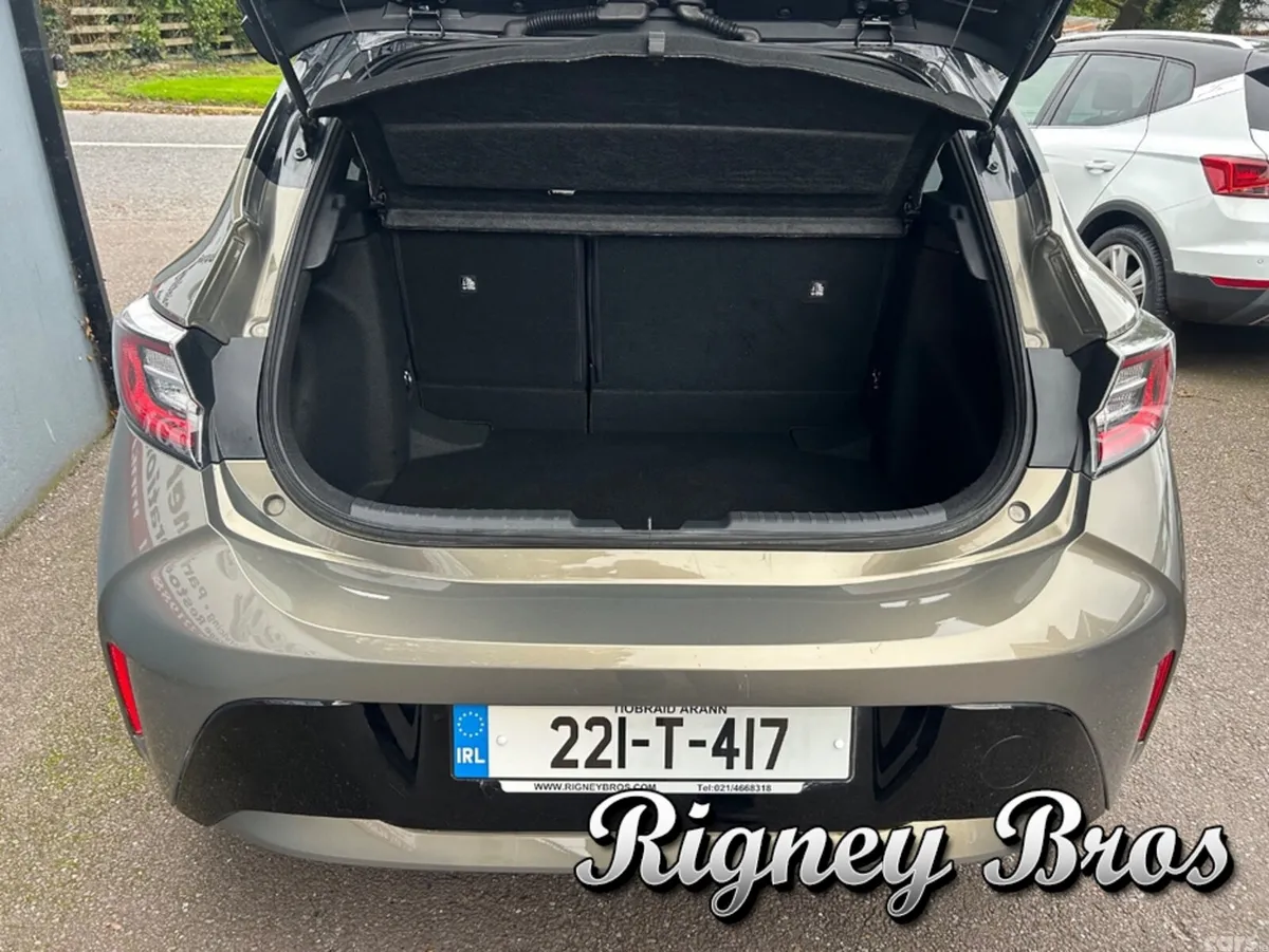 Toyota Corolla Hatchback, Petrol Hybrid, 2022, Green