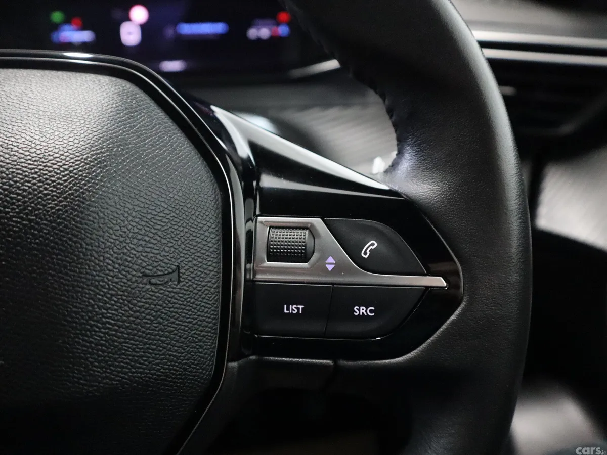 Peugeot 2008 MPV, Petrol, 2024, White