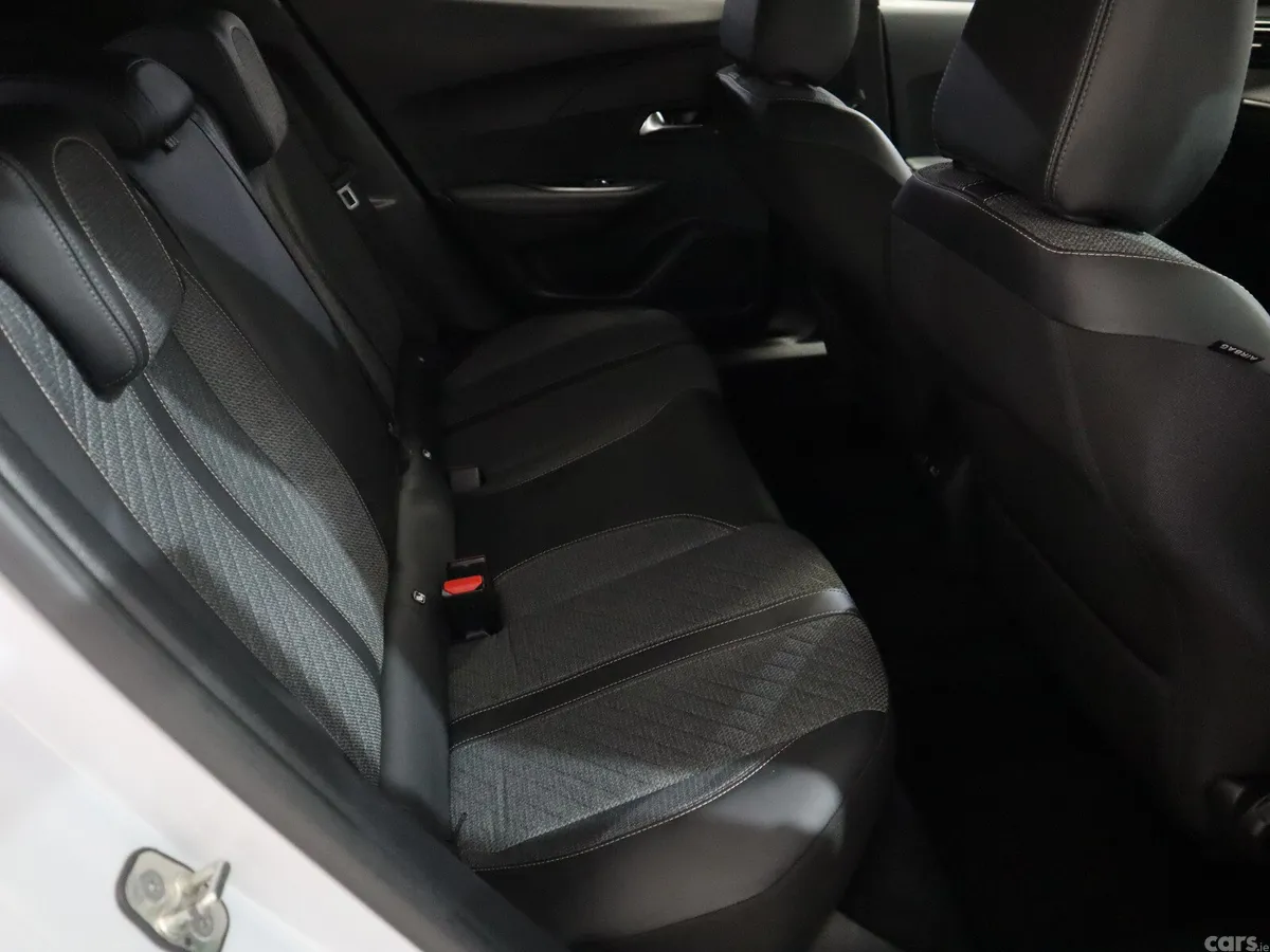 Peugeot 2008 MPV, Petrol, 2024, White