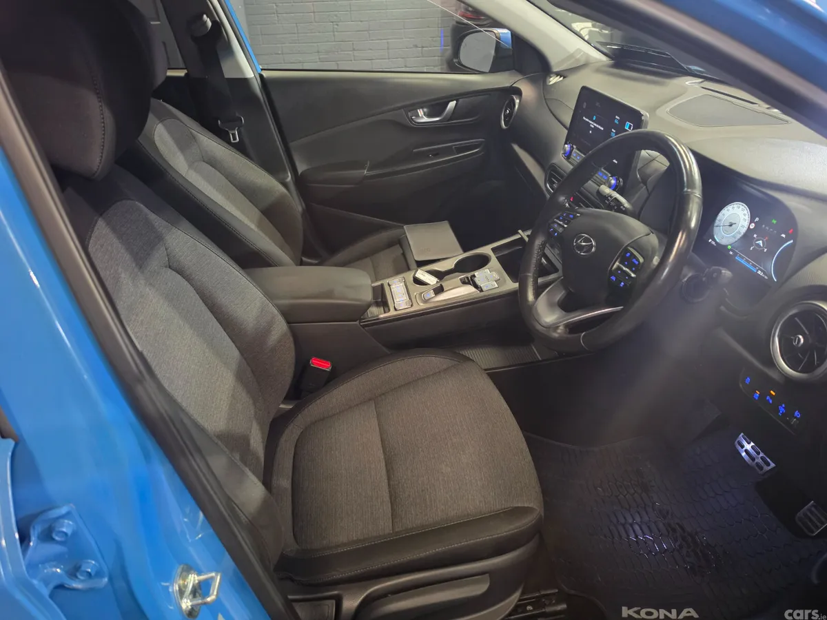 Hyundai KONA Hatchback, Electric, 2022, Blue