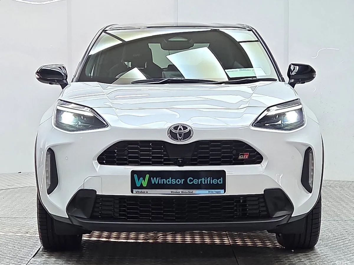 Toyota Yaris Cross Estate, Petrol Hybrid, 2024, White