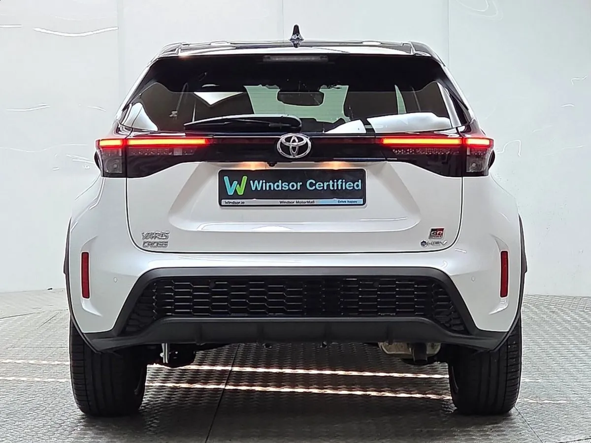 Toyota Yaris Cross Estate, Petrol Hybrid, 2024, White