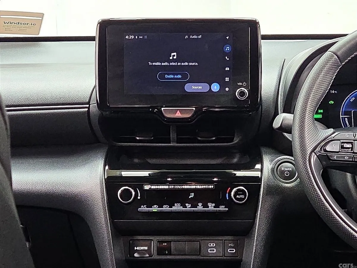 Toyota Yaris Cross Estate, Petrol Hybrid, 2024, White