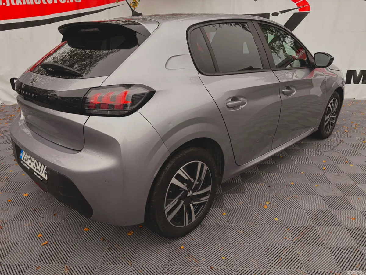 Peugeot 208 Hatchback, Petrol, 2023, Grey