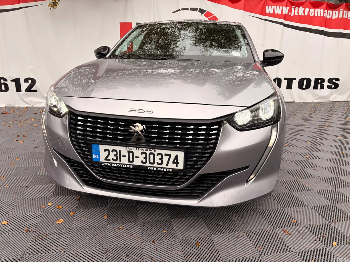 Peugeot 208 Hatchback, Petrol, 2023, Grey