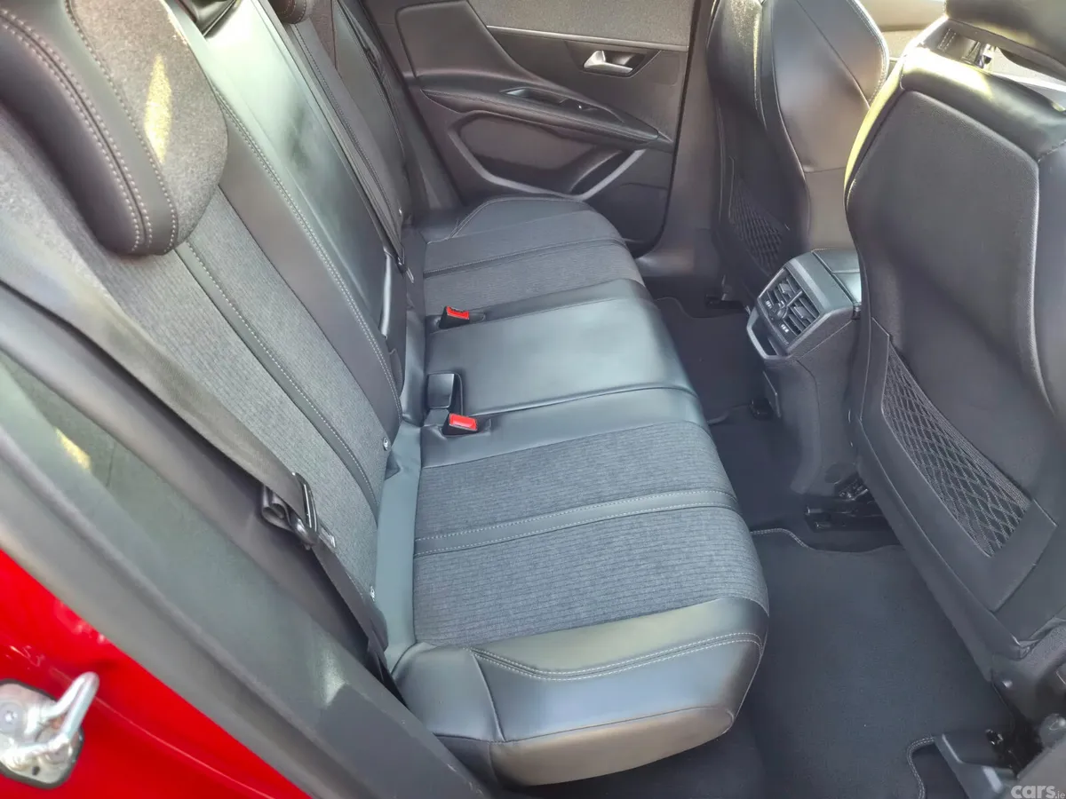 Peugeot 3008 SUV, Diesel, 2017, Red
