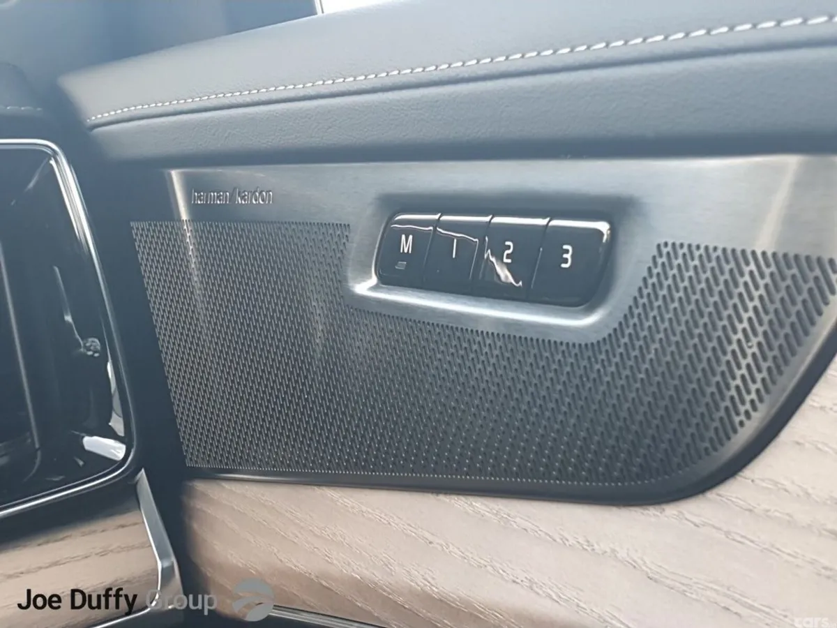 Volvo XC90 SUV, Petrol Plug-in Hybrid, 2025, Grey