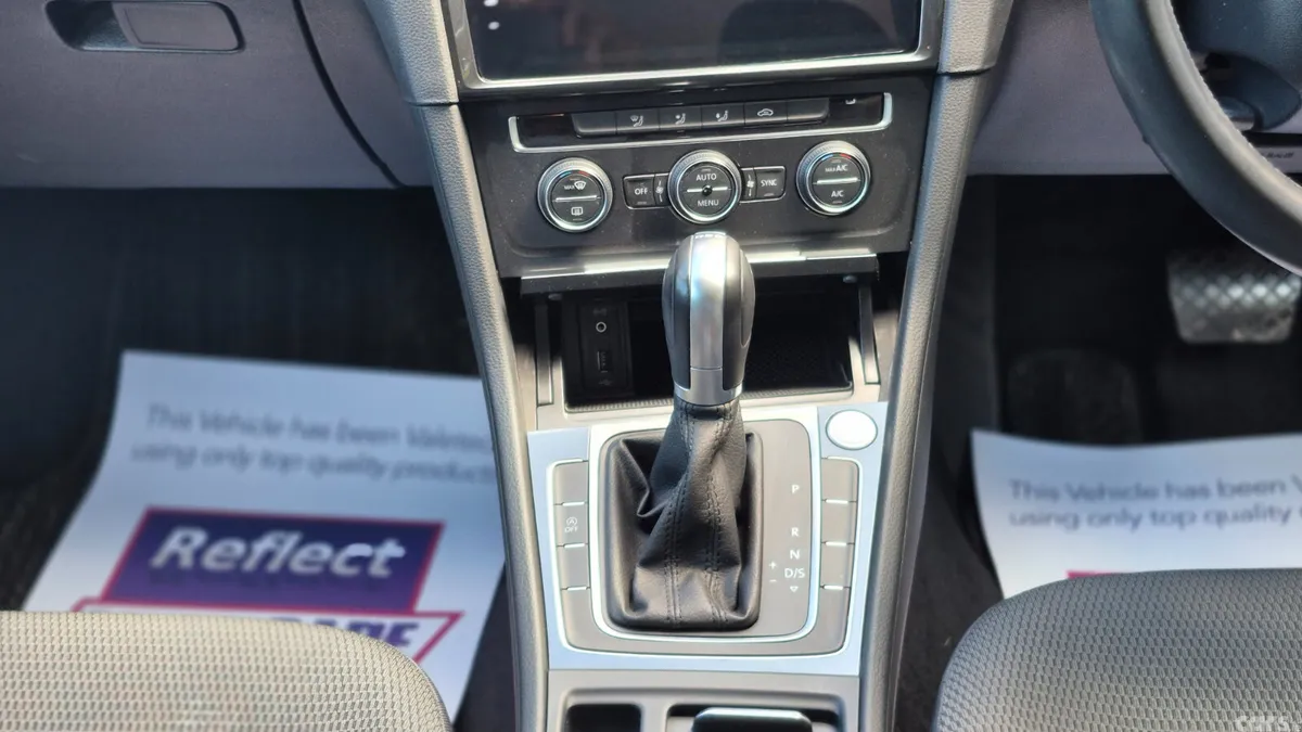 Volkswagen Golf Estate, Petrol, 2019, Black