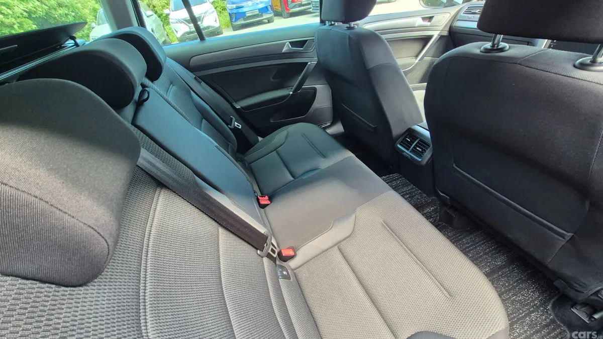 Volkswagen Golf Estate, Petrol, 2019, Black