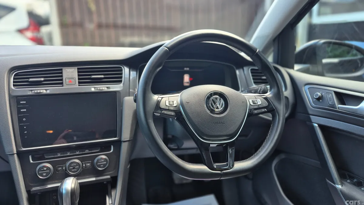Volkswagen Golf Estate, Petrol, 2019, Black