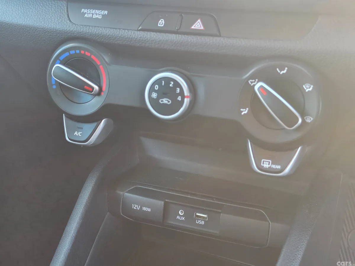 Kia Stonic Estate/Jeep, Diesel, 2018, Brown