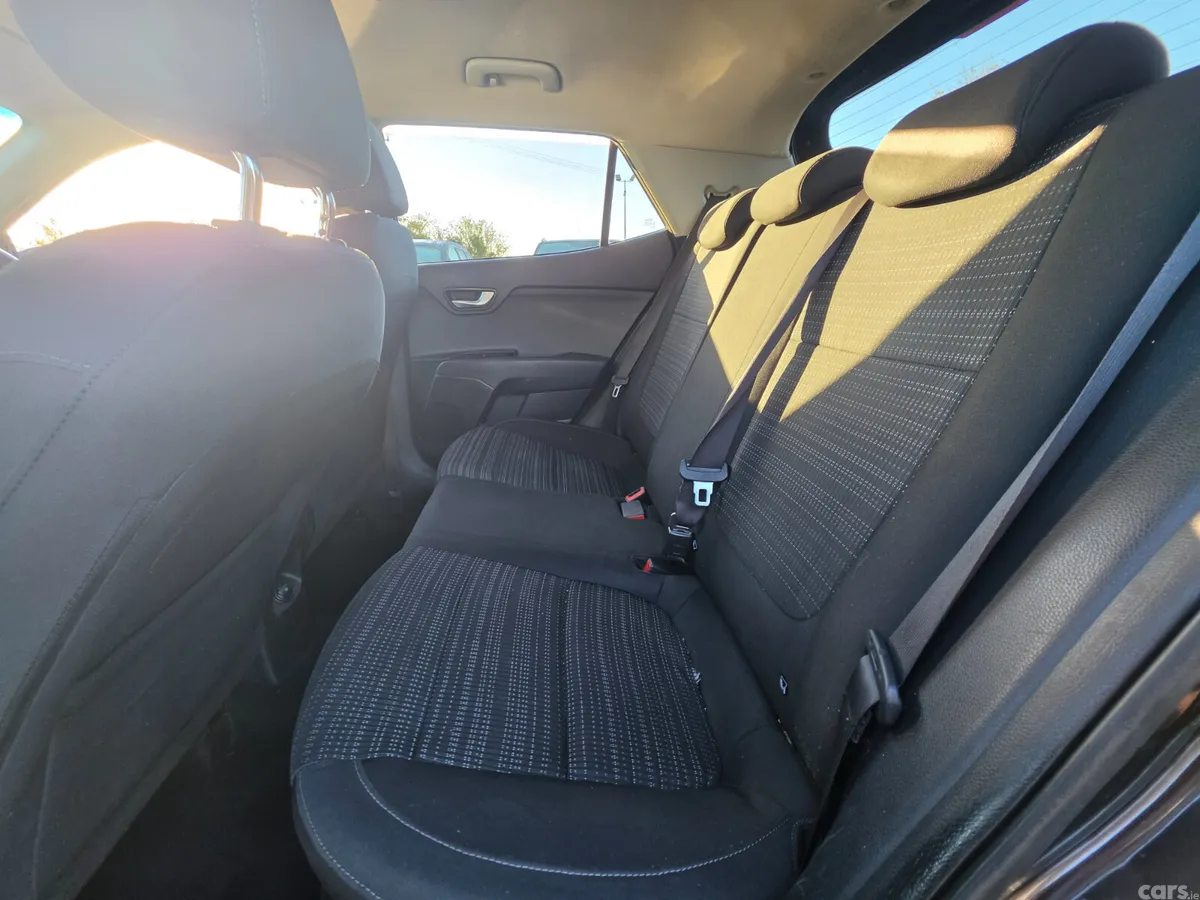 Kia Stonic Estate/Jeep, Diesel, 2018, Brown