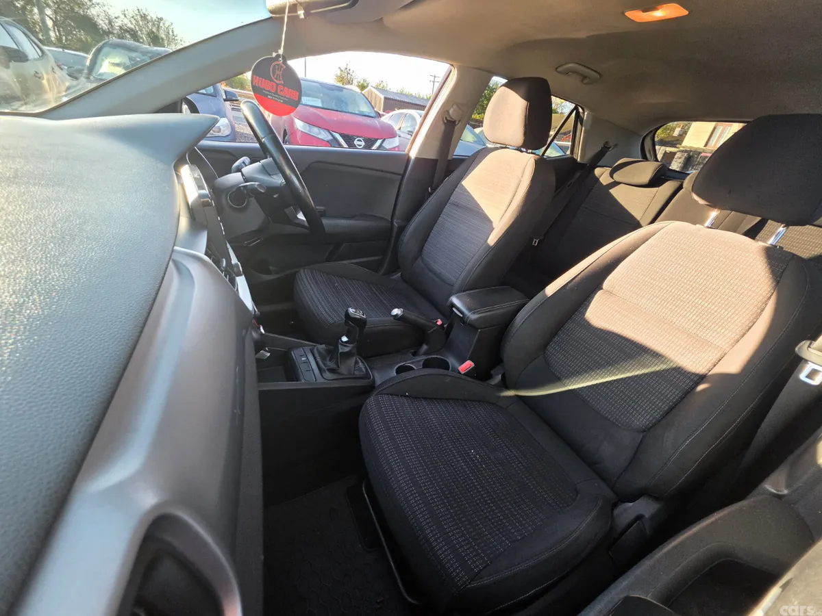 Kia Stonic Estate/Jeep, Diesel, 2018, Brown