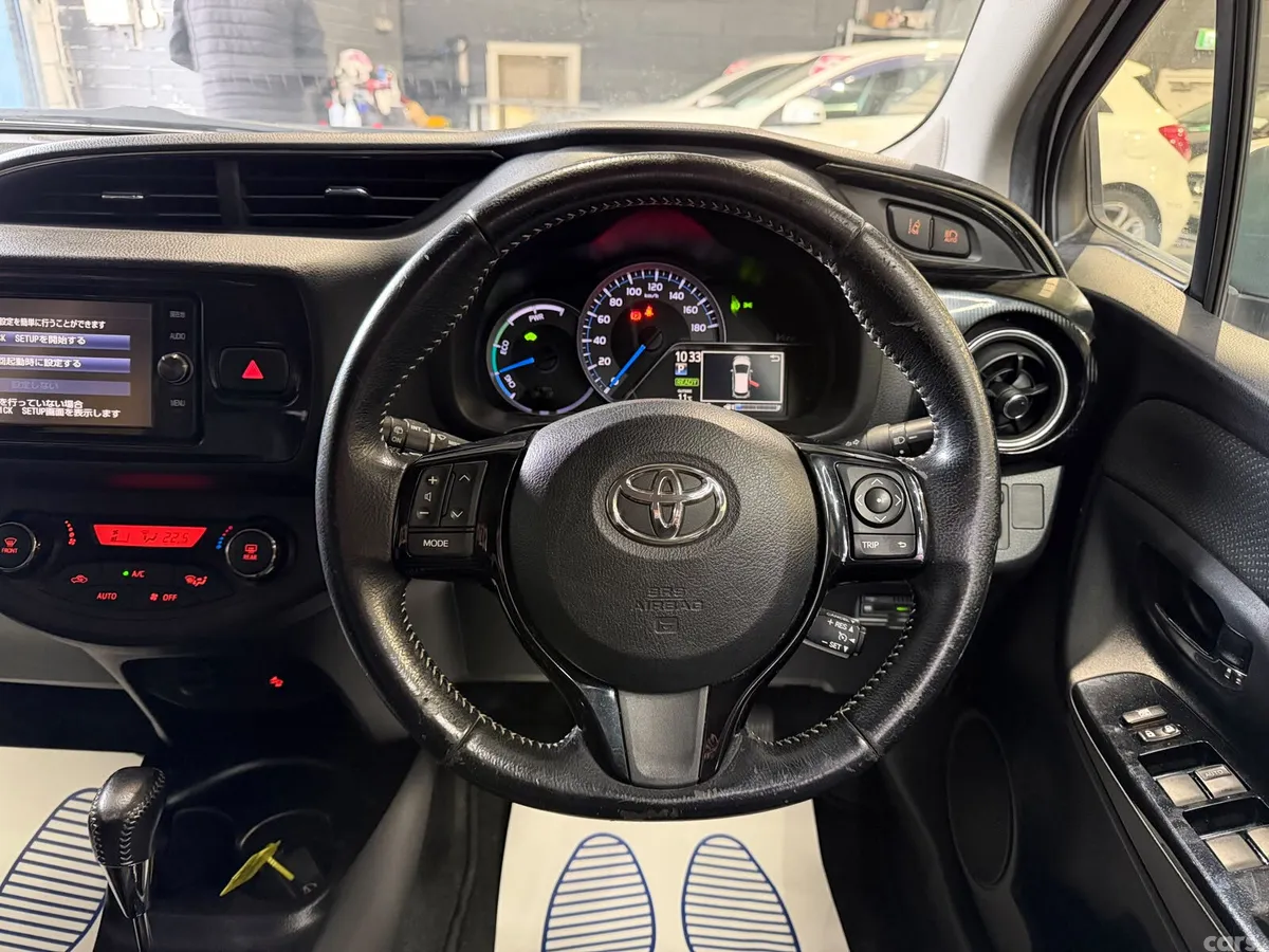 Toyota Vitz Hatchback, Petrol Hybrid, 2017, White