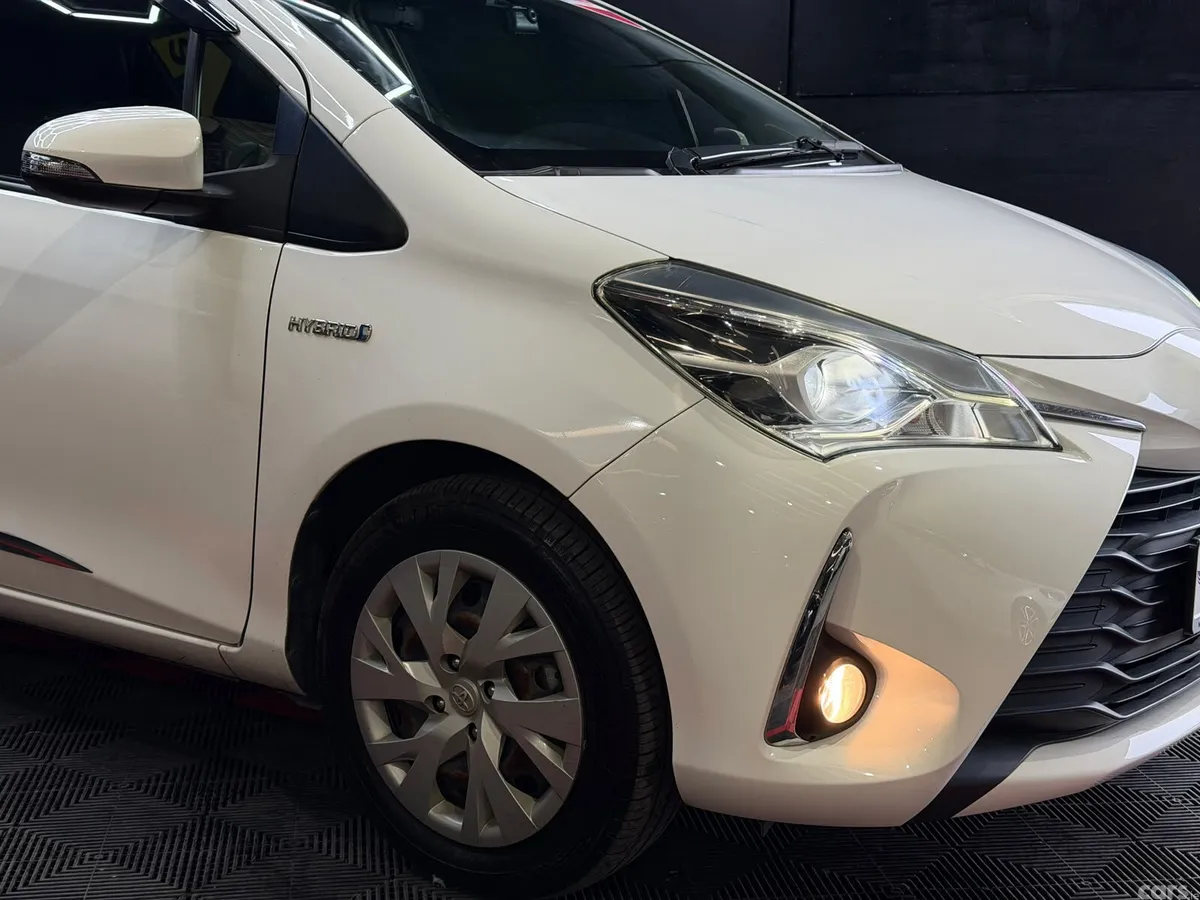 Toyota Vitz Hatchback, Petrol Hybrid, 2017, White
