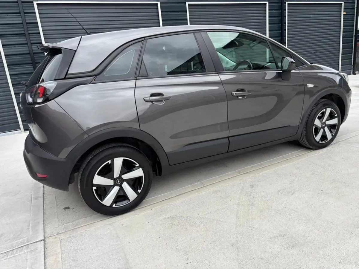 Opel Crossland SUV, Diesel, 2023, Grey