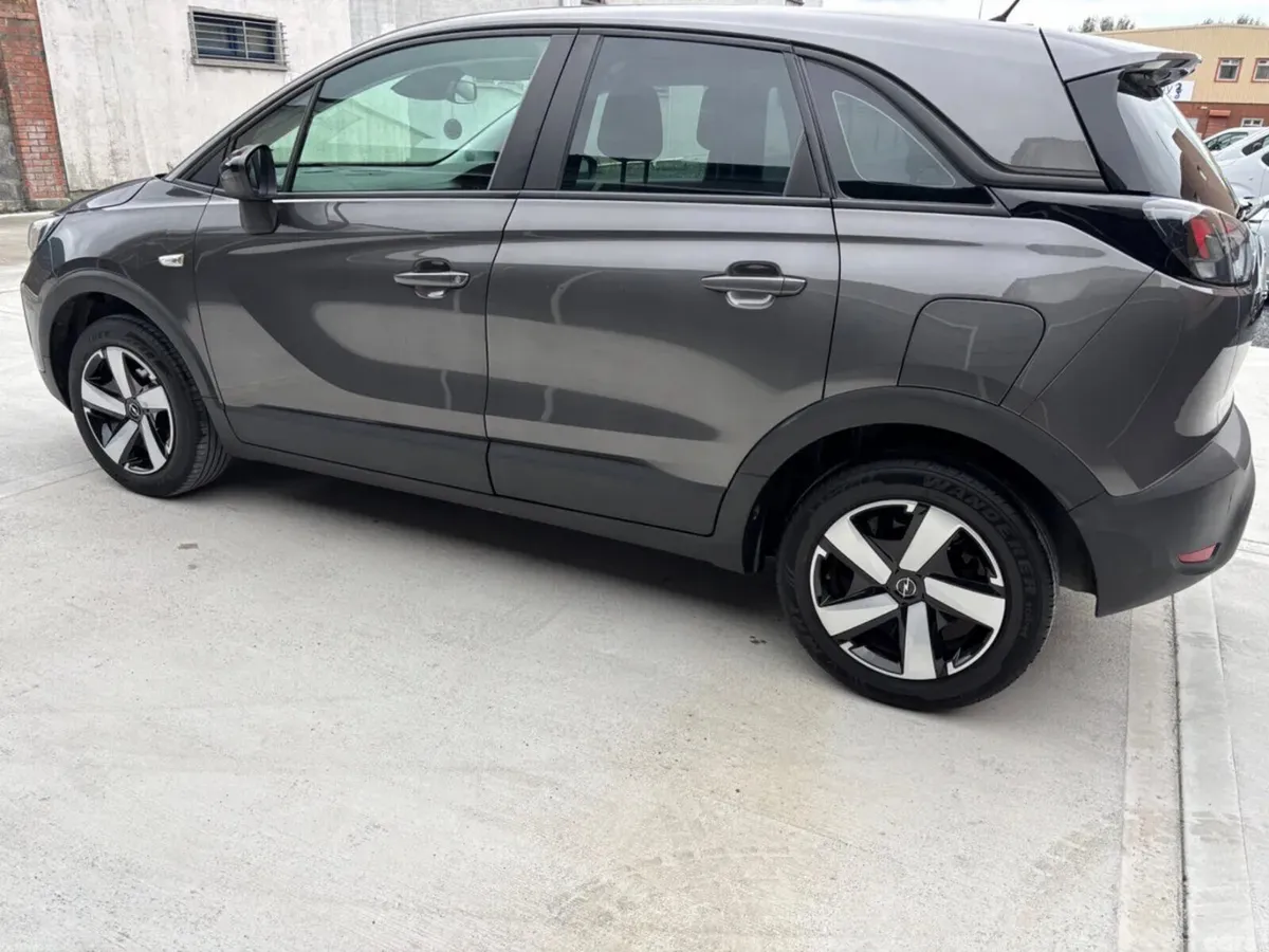 Opel Crossland SUV, Diesel, 2023, Grey