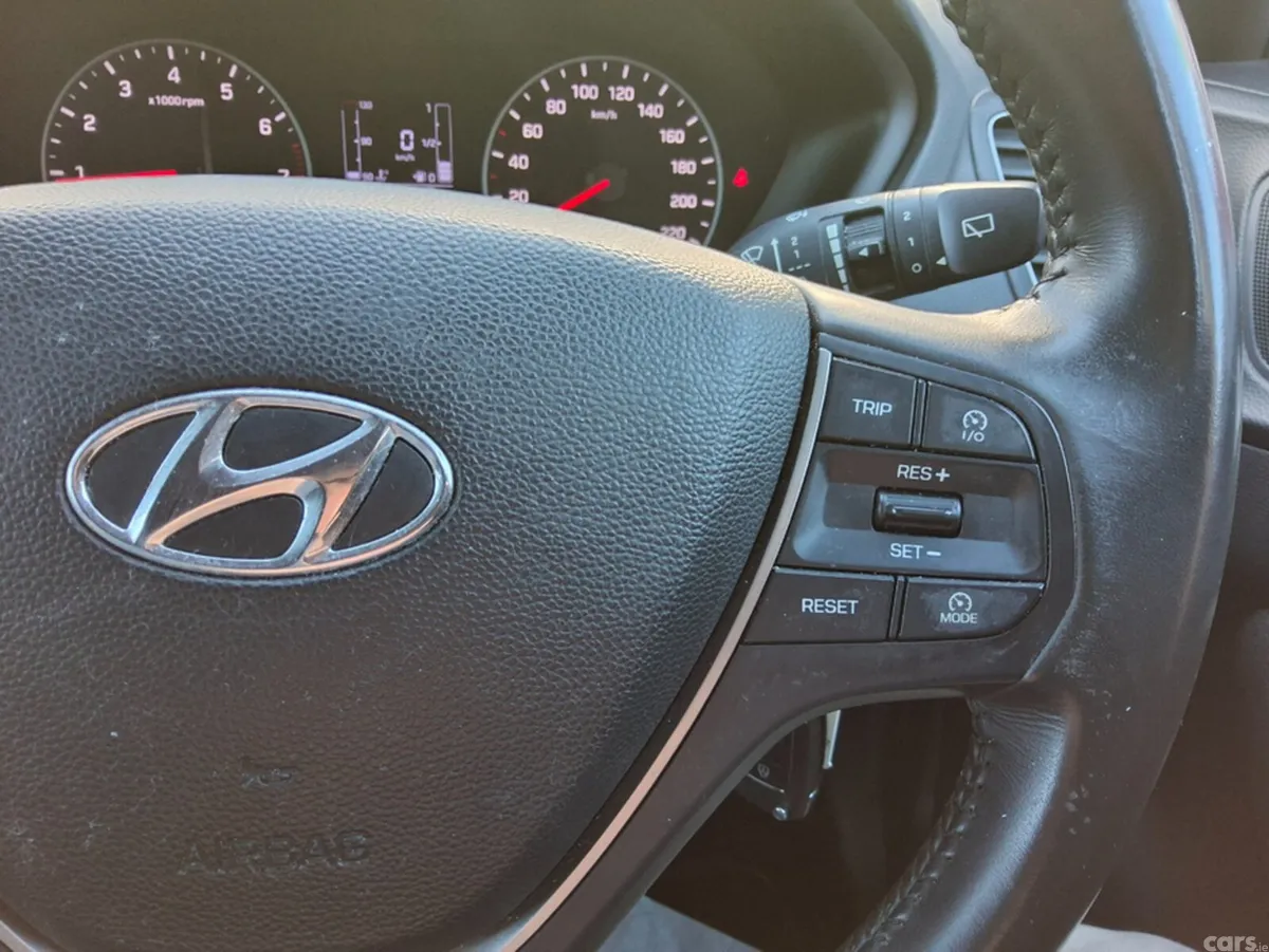 Hyundai i20 Hatchback, Petrol, 2019, Red