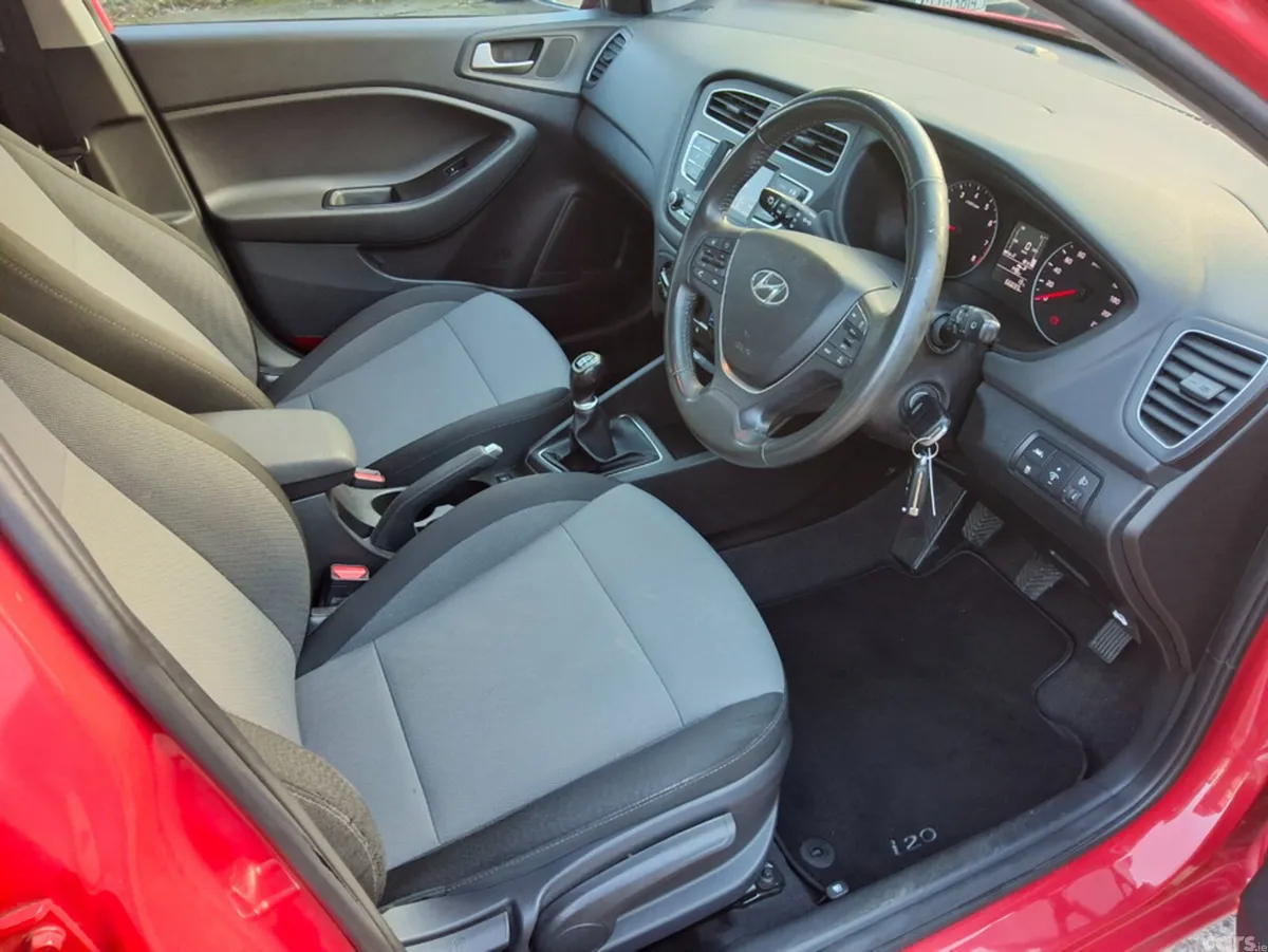 Hyundai i20 Hatchback, Petrol, 2019, Red