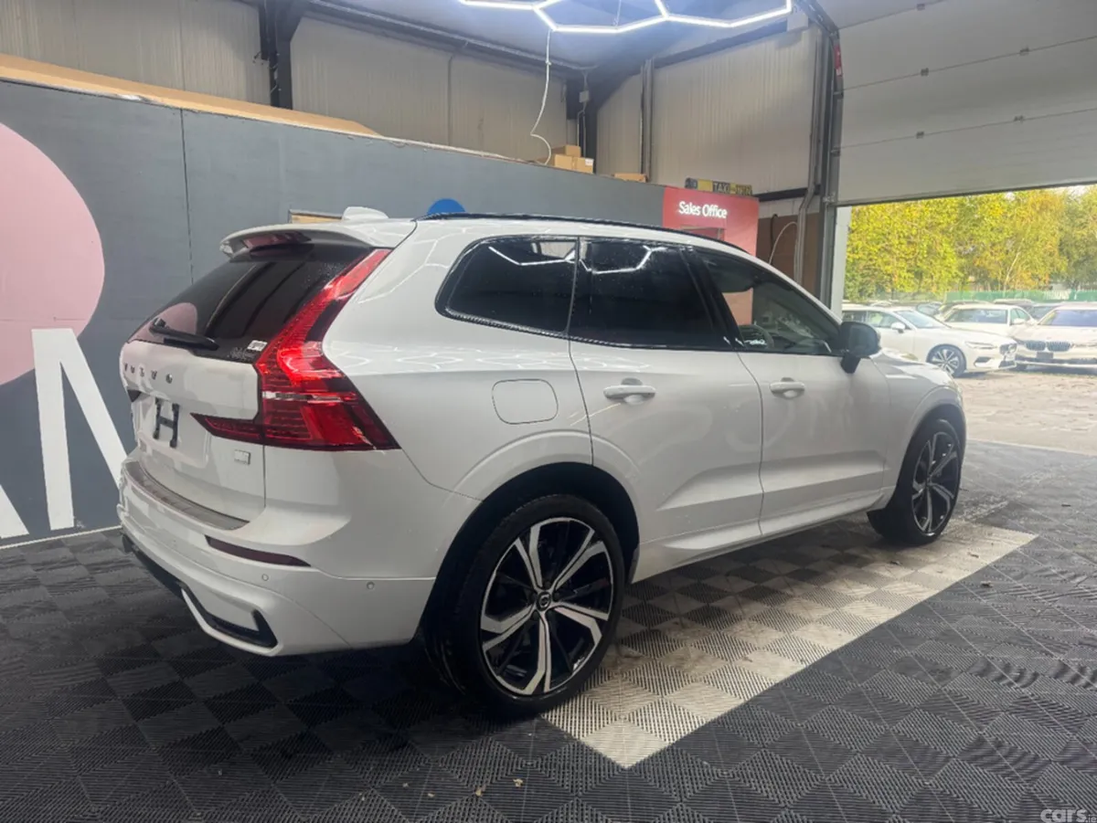Volvo XC60 SUV, Petrol Plug-in Hybrid, 2024, White
