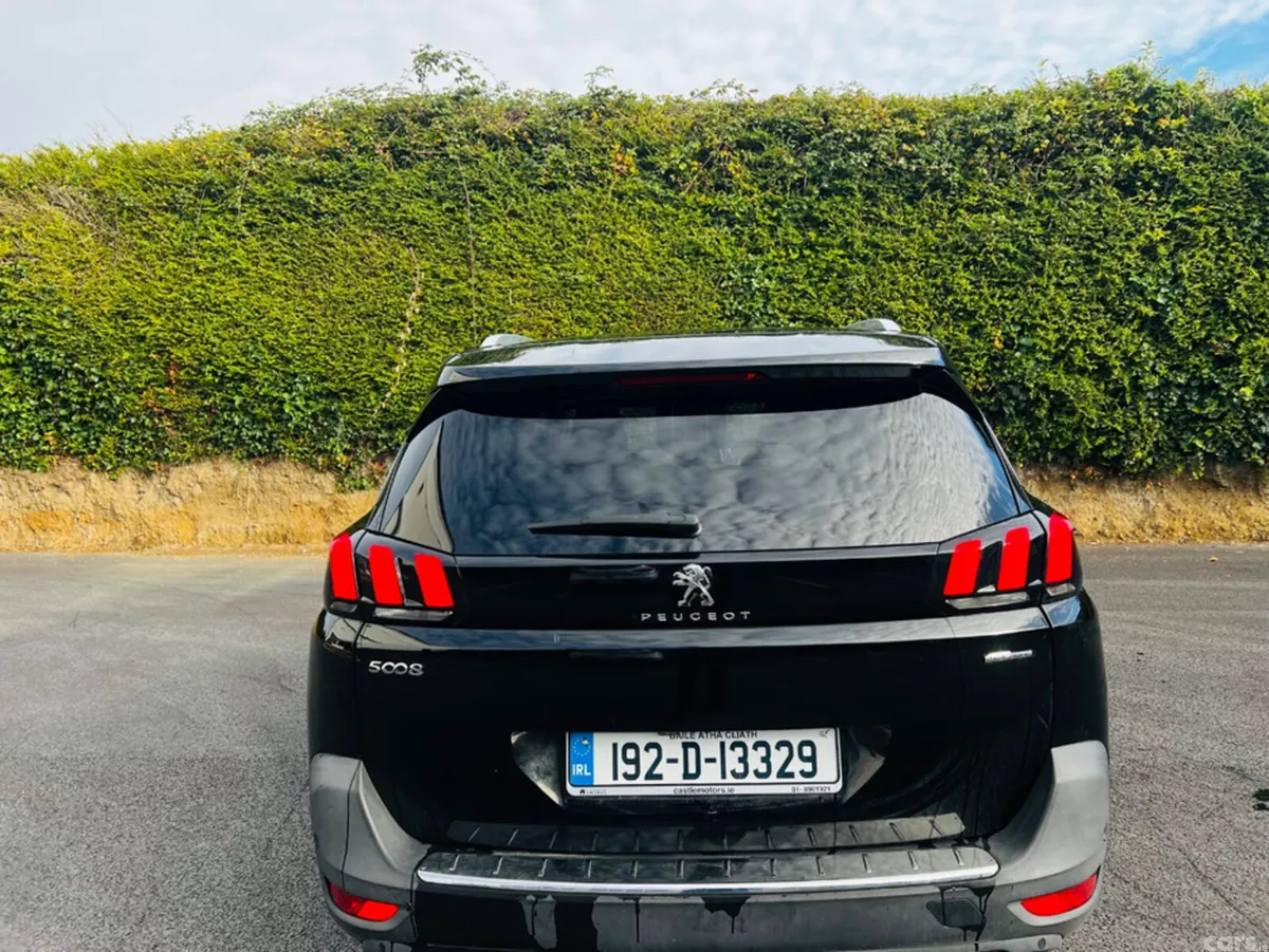 Peugeot 5008 MPV, Diesel, 2019, Black