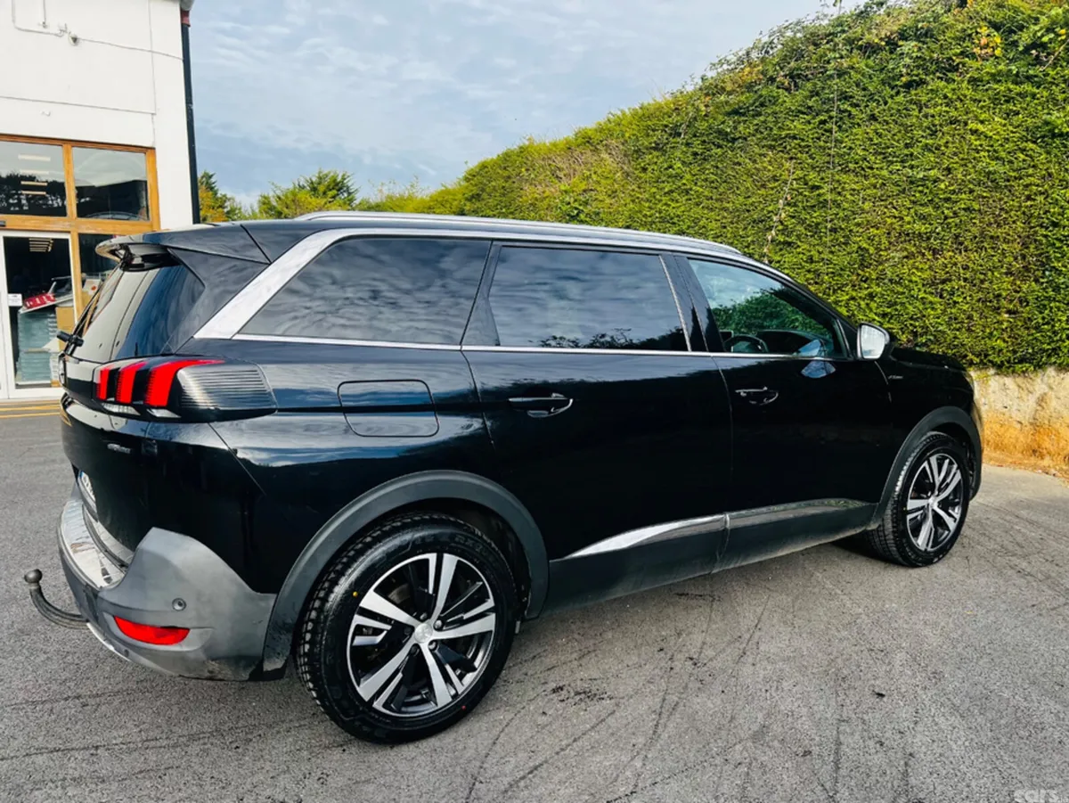 Peugeot 5008 MPV, Diesel, 2019, Black