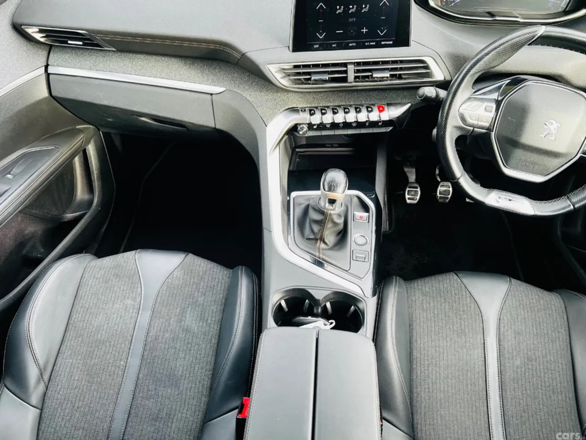 Peugeot 5008 MPV, Diesel, 2019, Black