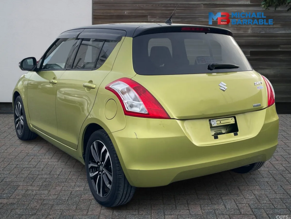 Suzuki Swift Hatchback, Petrol, 2015, Green