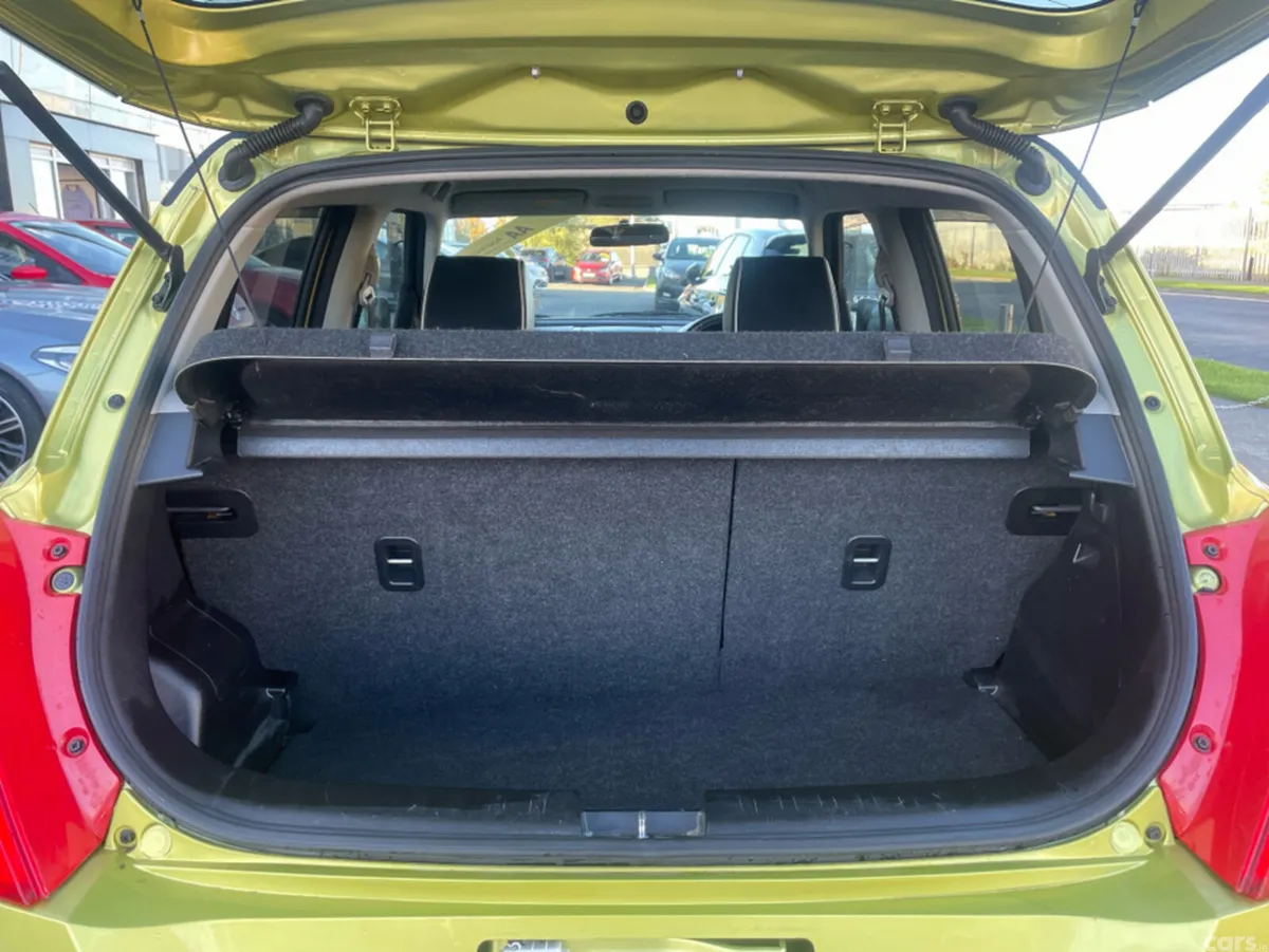 Suzuki Swift Hatchback, Petrol, 2015, Green