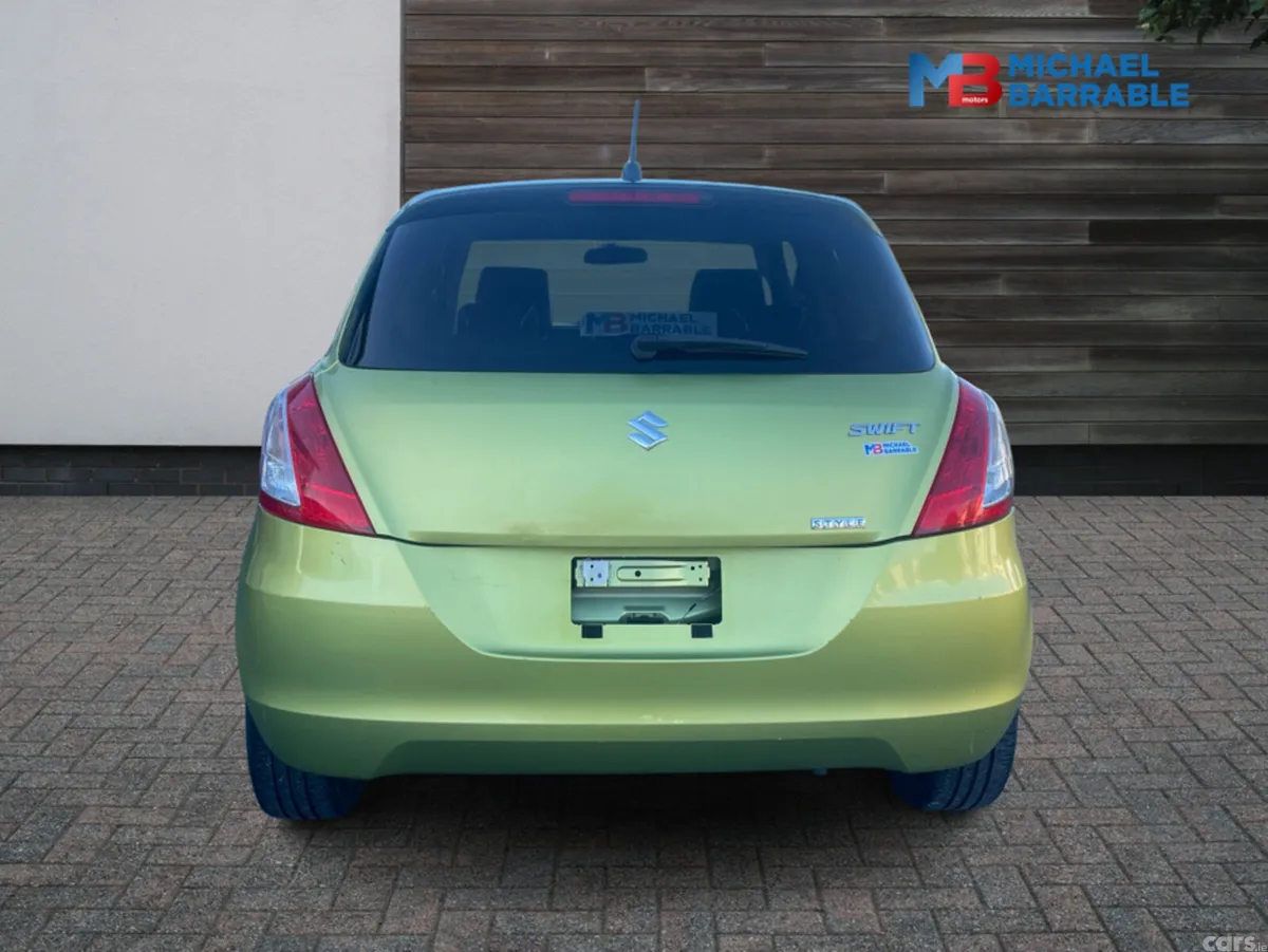 Suzuki Swift Hatchback, Petrol, 2015, Green
