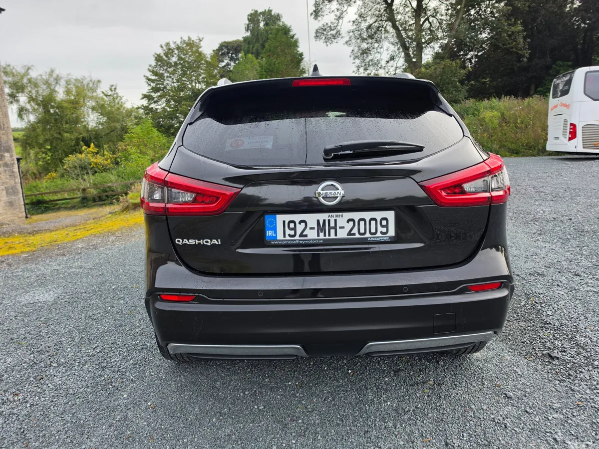 Nissan Qashqai Hatchback, Diesel, 2019, Black