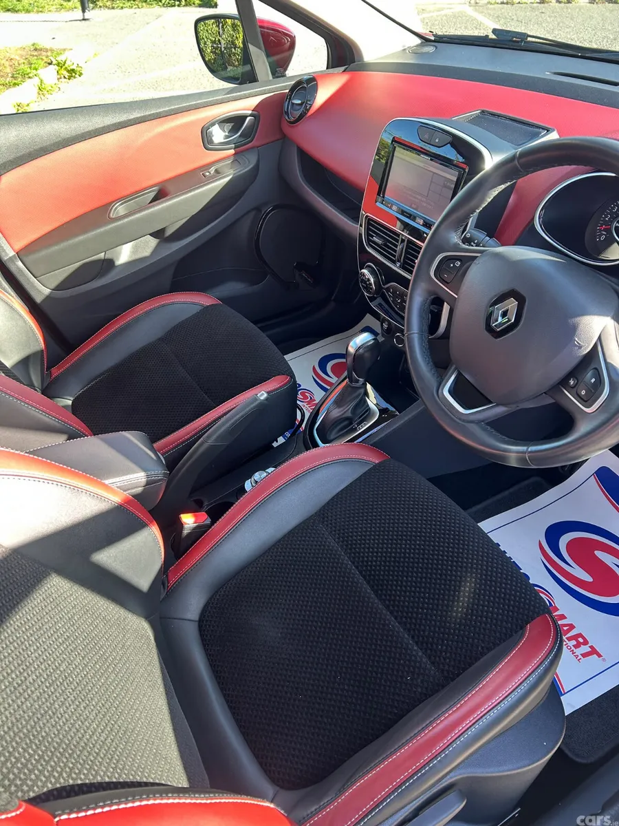 Renault Clio Hatchback, Petrol, 2017, Red