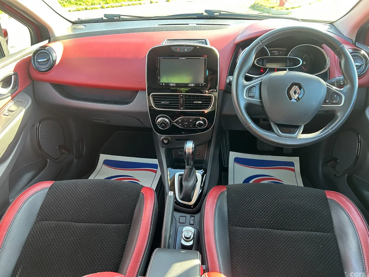 Renault Clio Hatchback, Petrol, 2017, Red