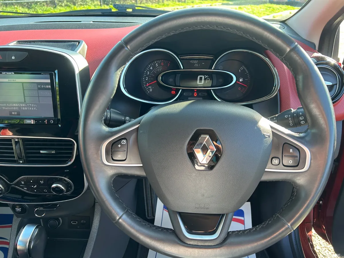 Renault Clio Hatchback, Petrol, 2017, Red