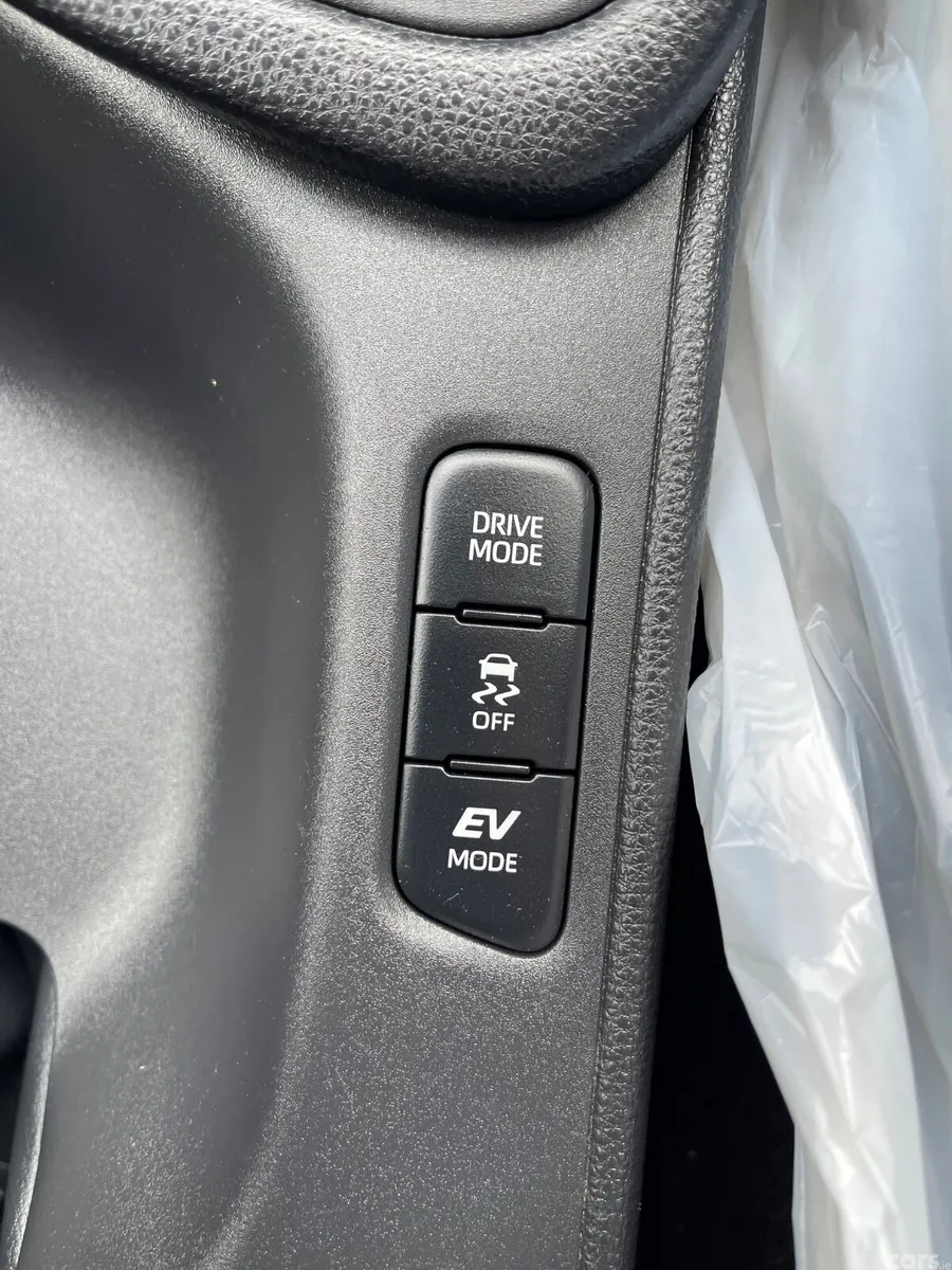 Toyota Yaris Hatchback, Petrol Hybrid, 2021, Silver