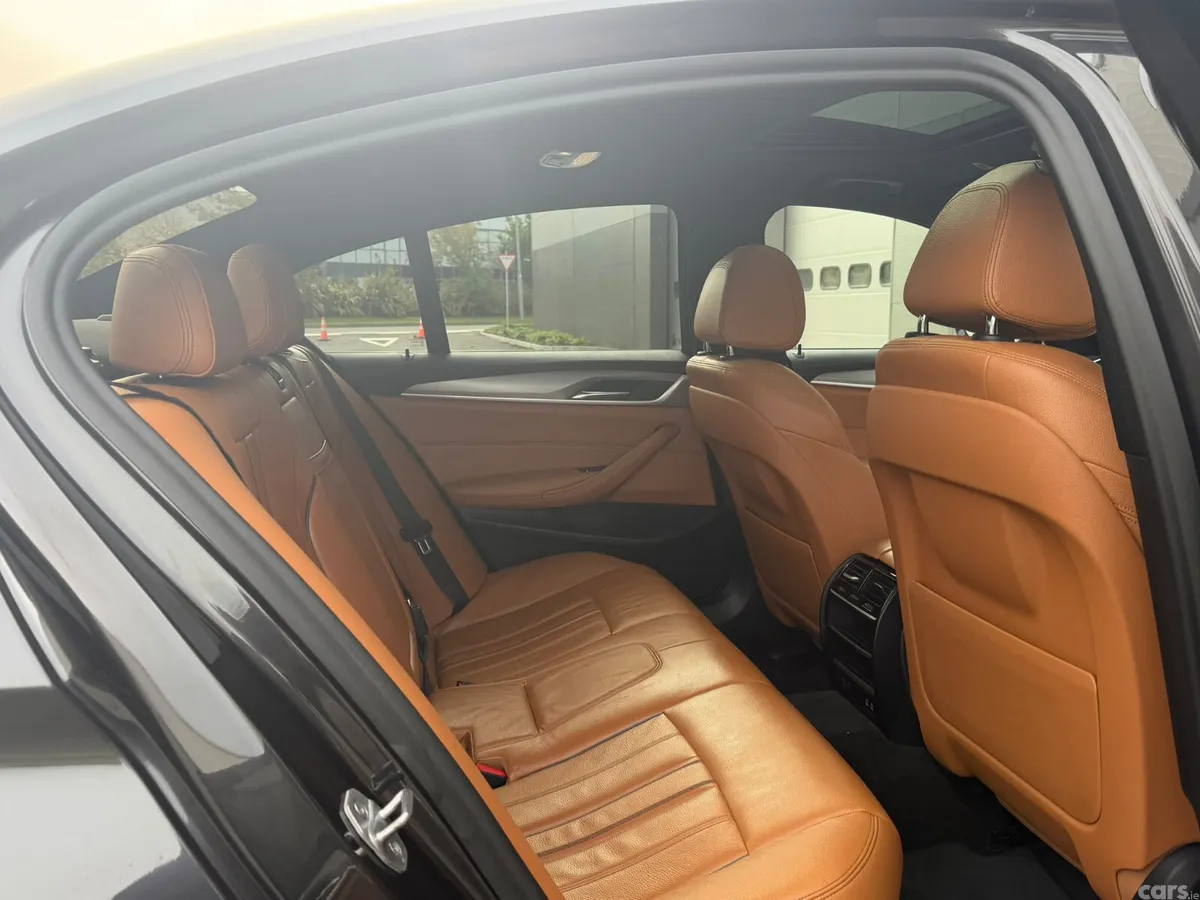 BMW 5-Series Saloon, Petrol Hybrid, 2019, Grey