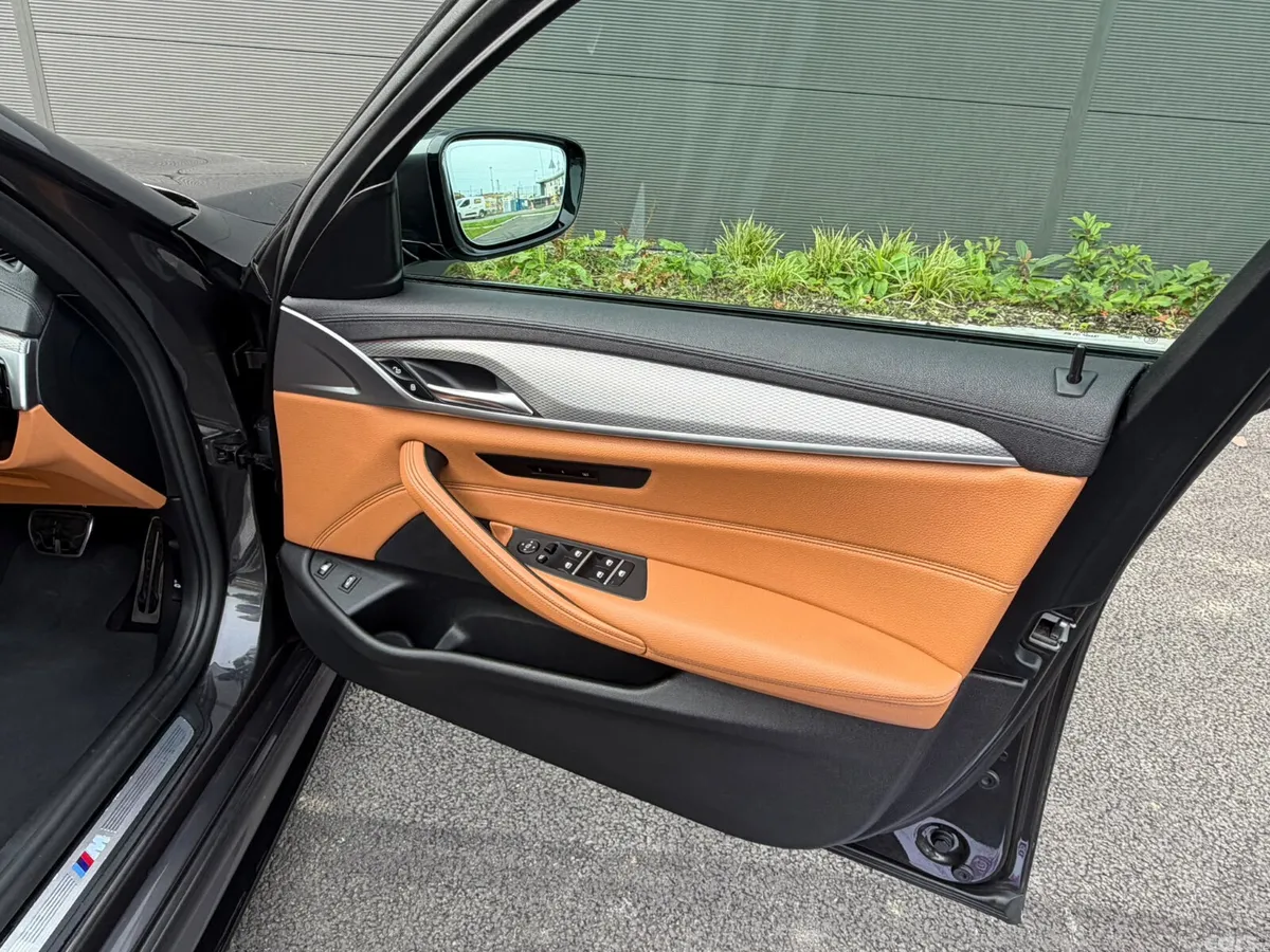 BMW 5-Series Saloon, Petrol Hybrid, 2019, Grey