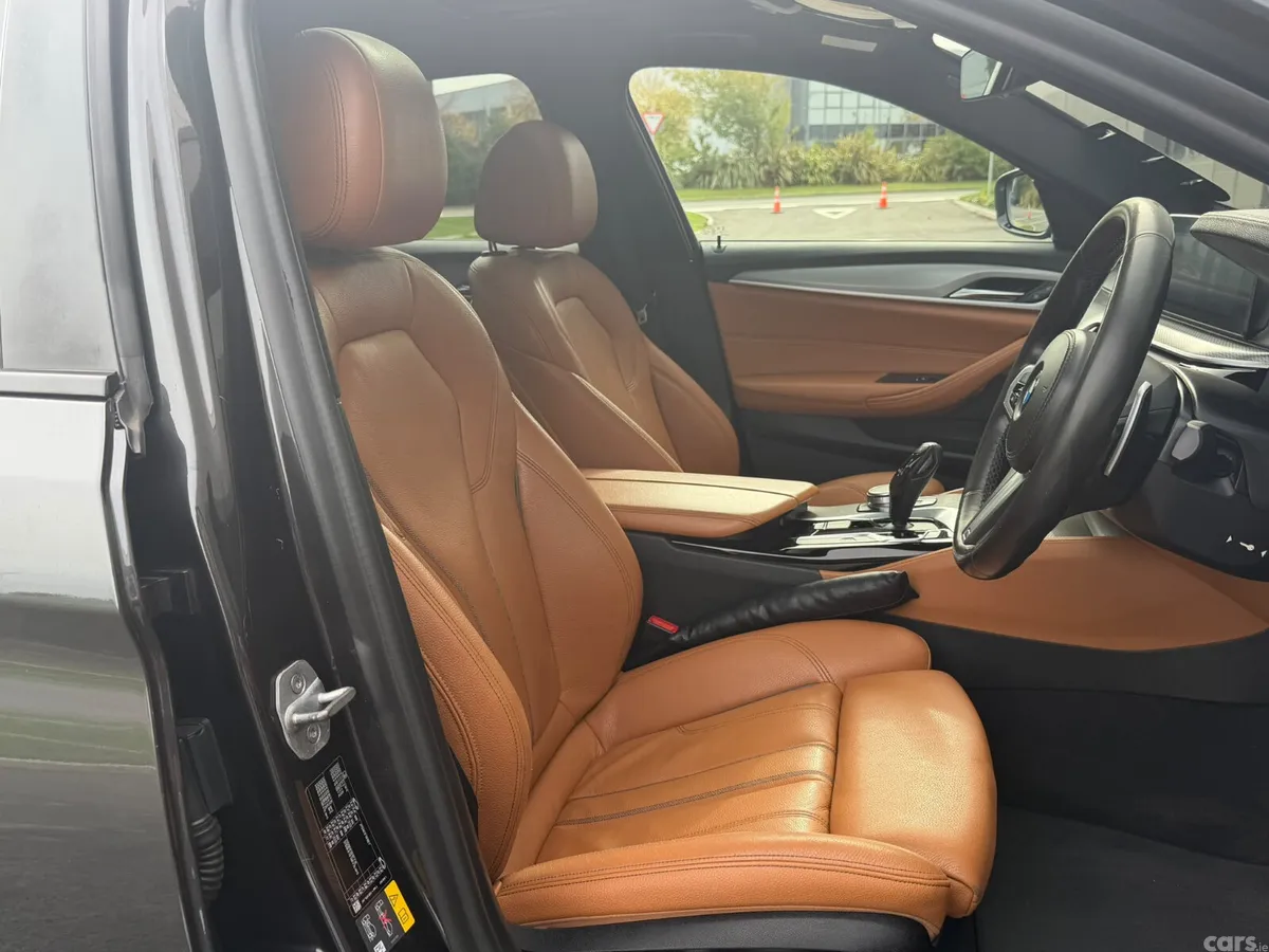 BMW 5-Series Saloon, Petrol Hybrid, 2019, Grey