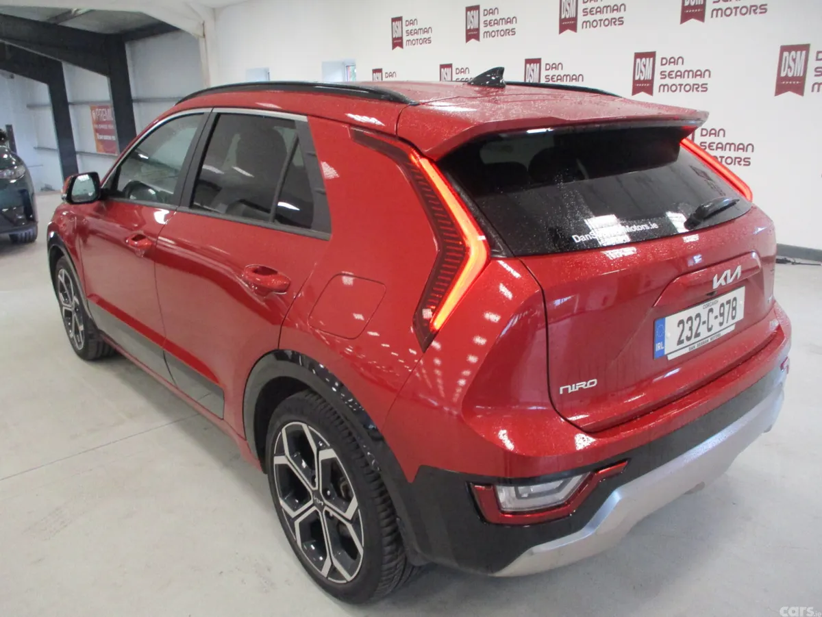 Kia Niro SUV, Petrol Plug-in Hybrid, 2023, Red