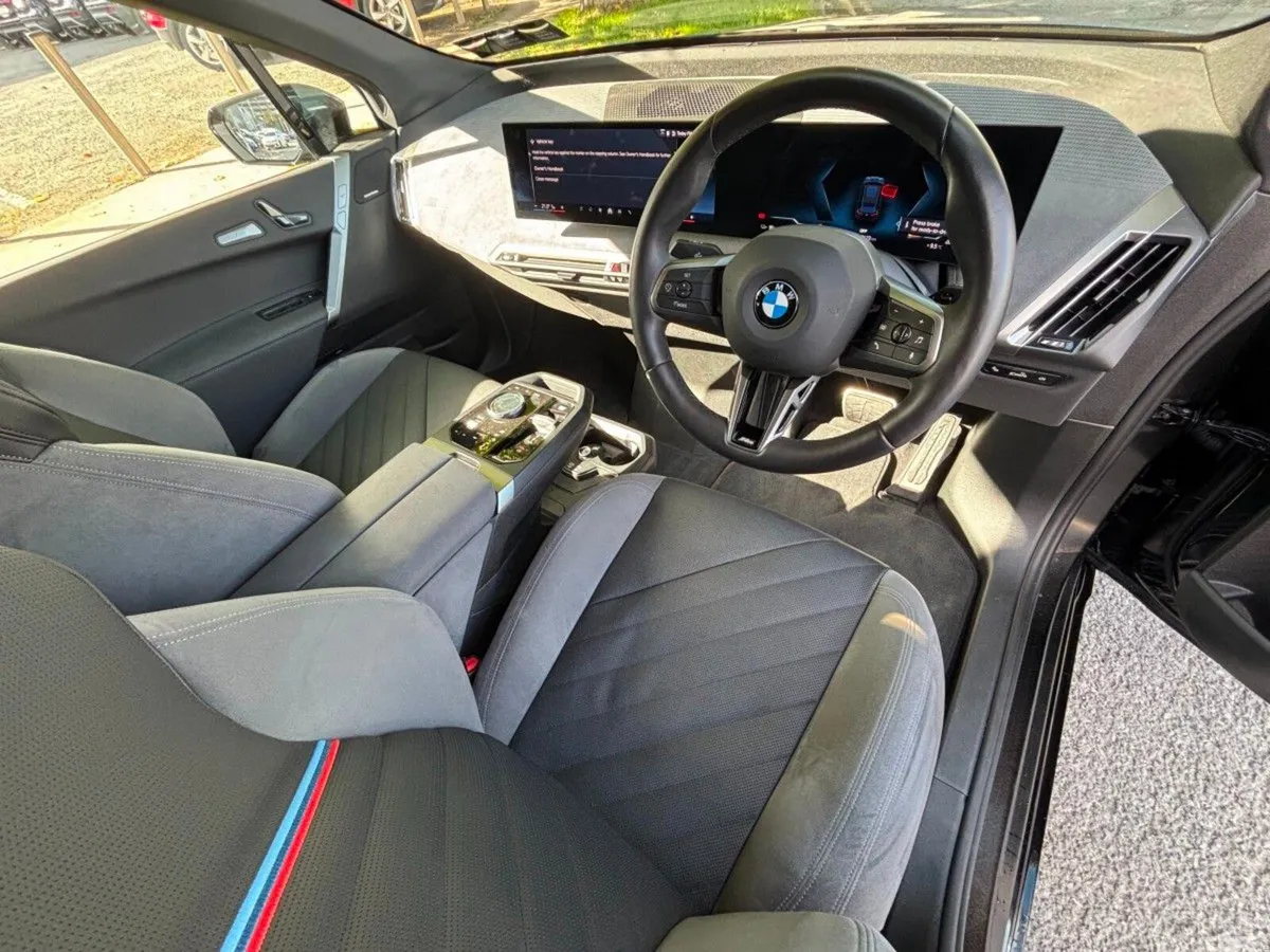 BMW iX SUV, Electric, 2026, Black