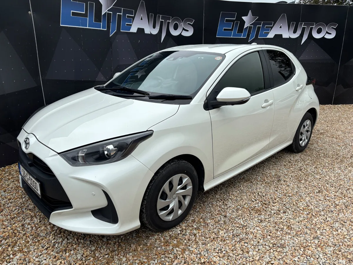 Toyota Yaris Hatchback, Petrol, 2021, White