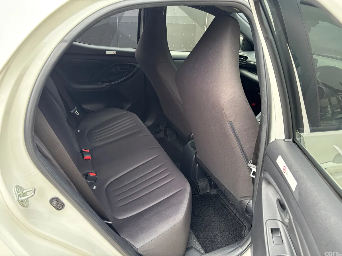 Toyota Yaris Hatchback, Petrol, 2021, White