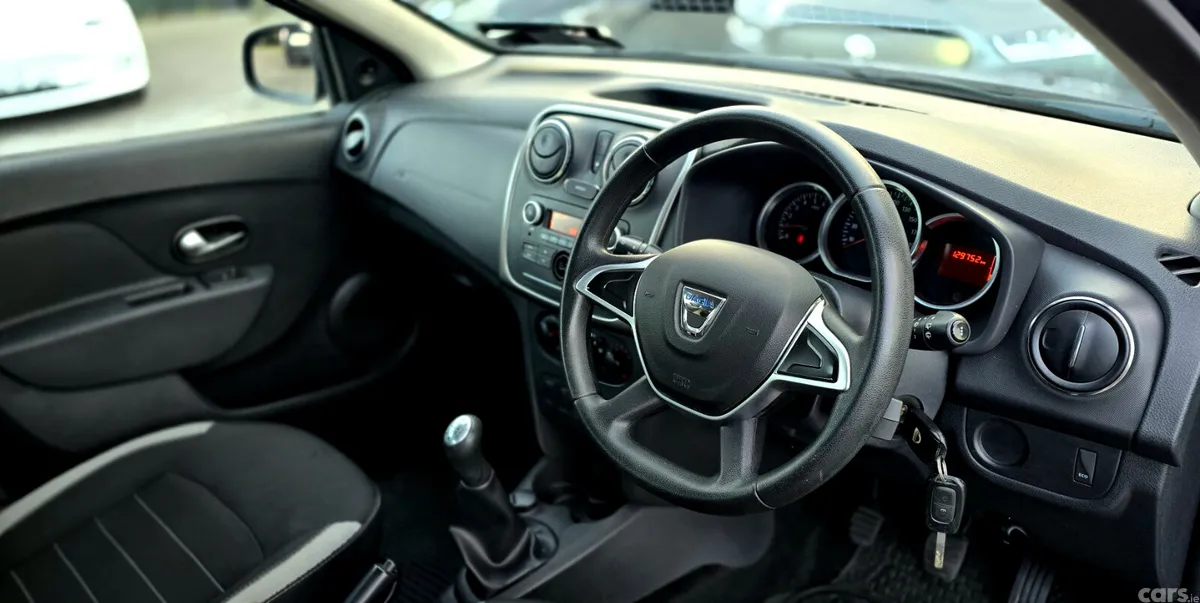 Dacia Sandero Stepway Hatchback, Diesel, 2017, Blue