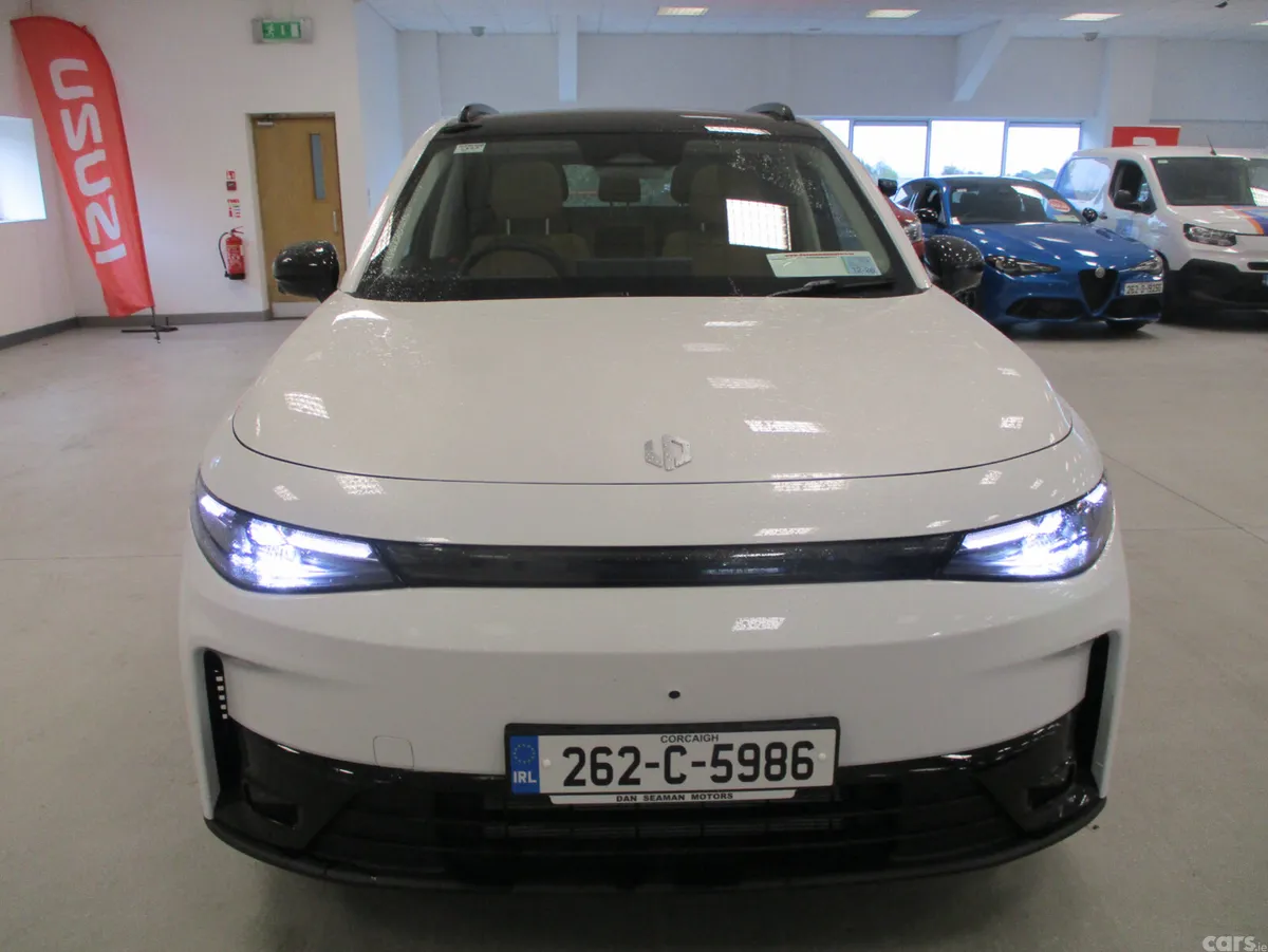 Leapmotor C10 Hatchback, Petrol Plug-in Hybrid, 2026, White